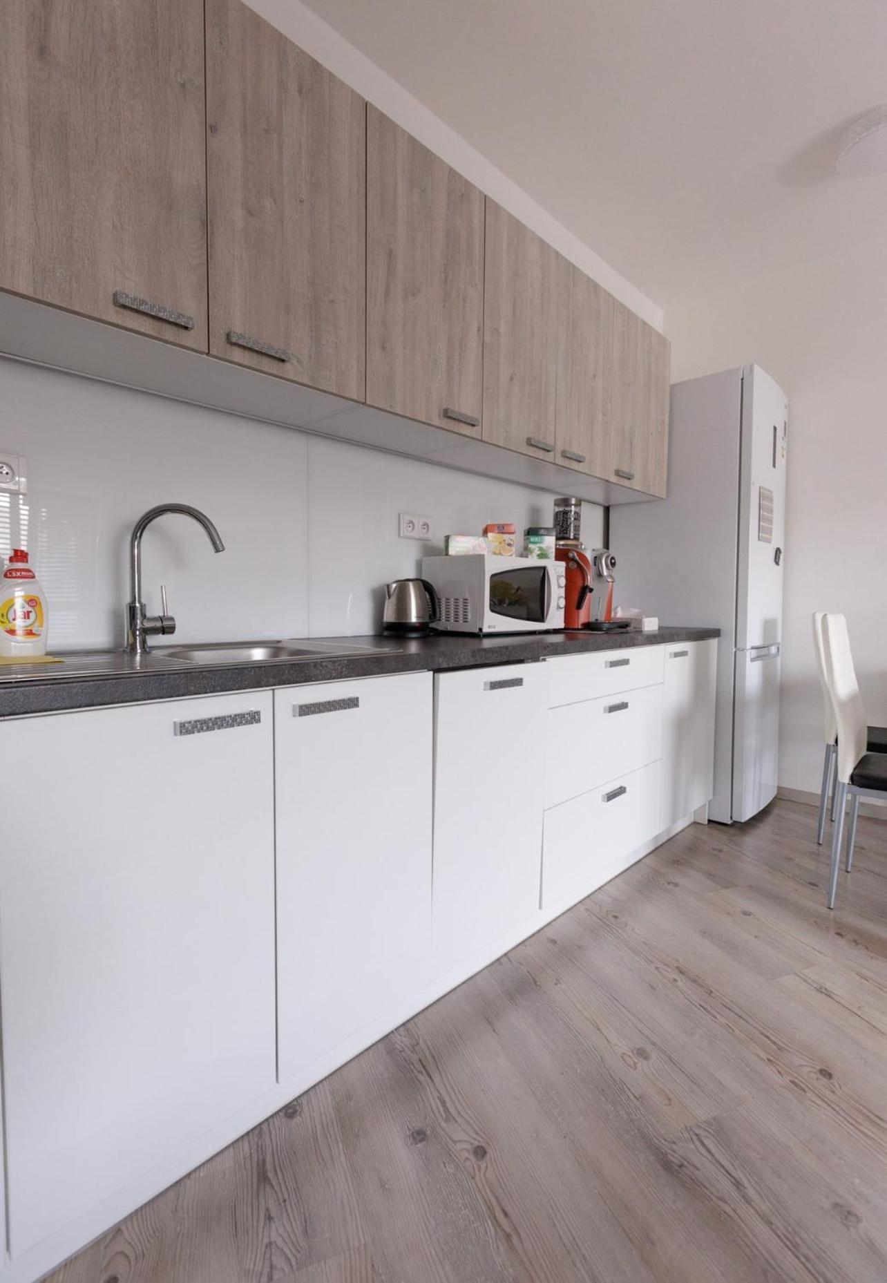 Ferienwohnung Miracle Pressburg Exterior foto