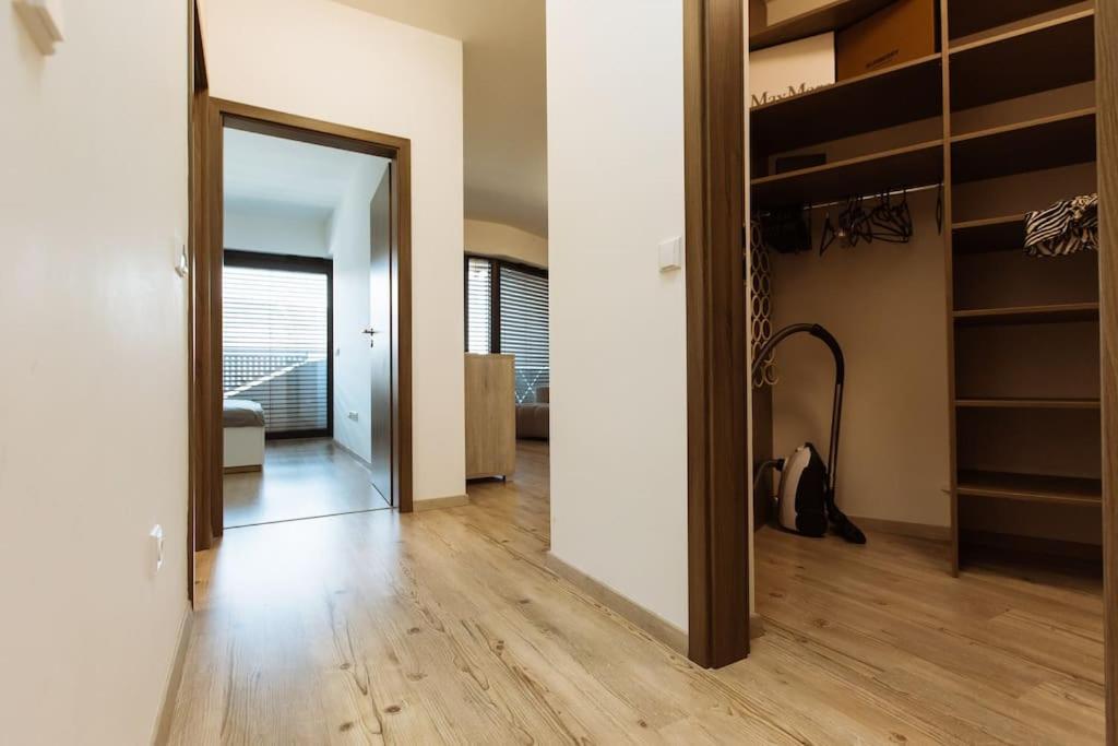 Ferienwohnung Miracle Pressburg Exterior foto